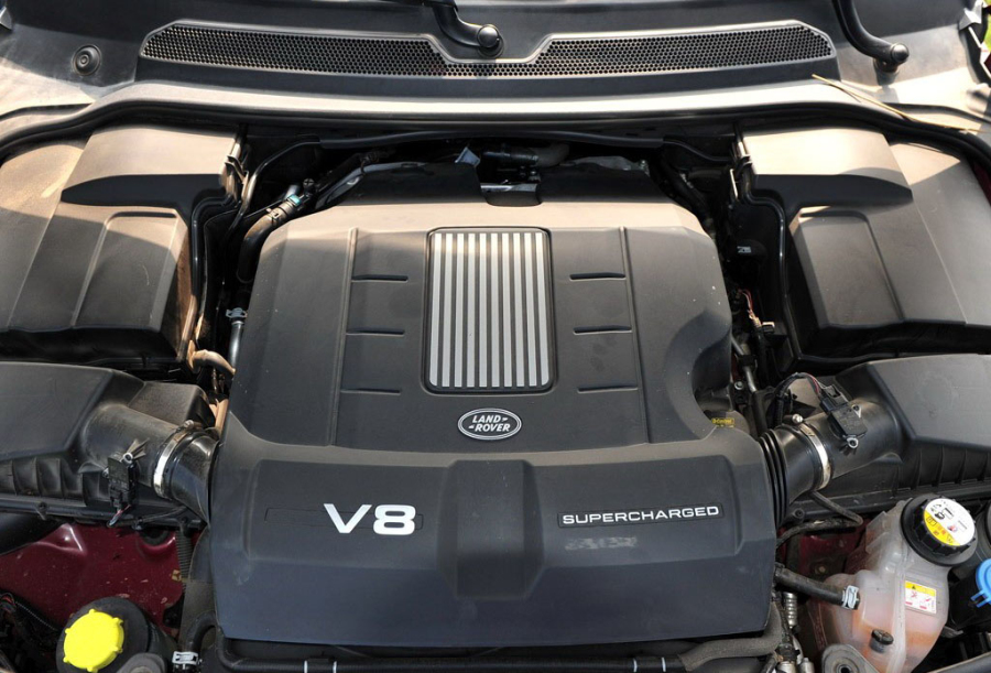 路虎揽胜运动版2010配备的V8发动机