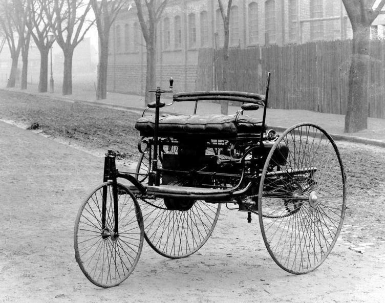  世界上第一辆车奔驰Patent Motorwagen使用的车轮